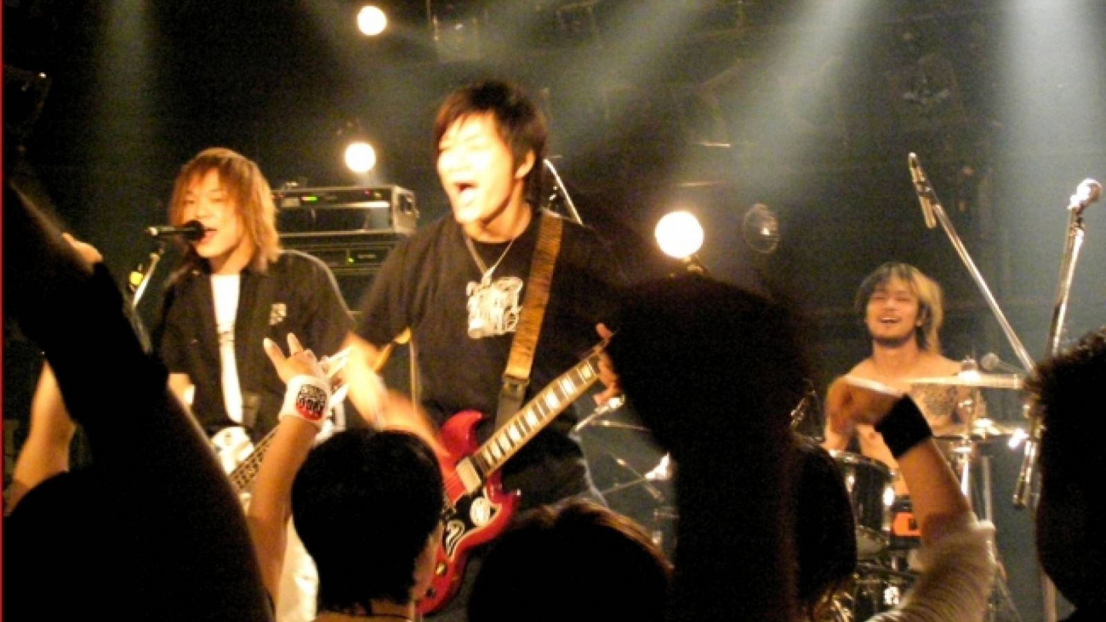 Concierto de BEE-315 en Yokohama CLUB 24 © Tricycle ENTERTAINMENT Inc.