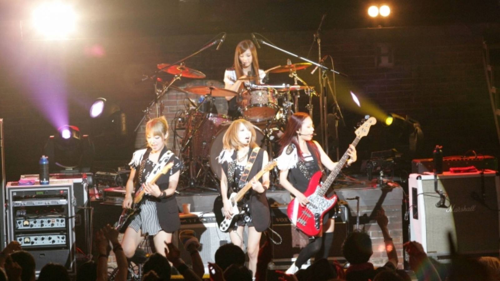 ¡Gana boletos para ver a SCANDAL en México! © EPIC Records Japan Inc.